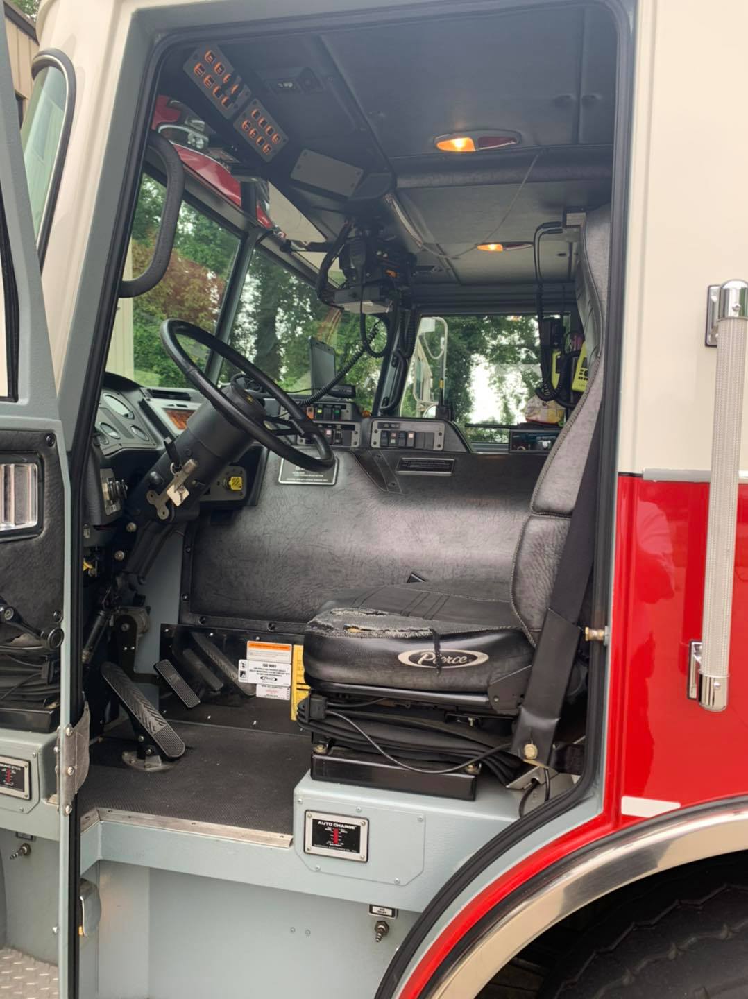 2004 Pierce Dash 100' MidMount Quint Used Truck Details